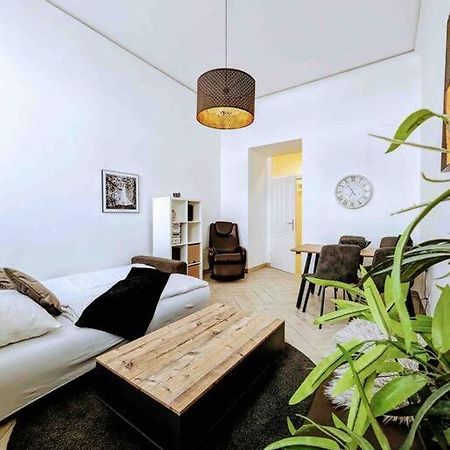Luxury Cityapartment 2 Wina Bagian luar foto