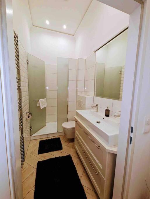 Luxury Cityapartment 2 Wina Bagian luar foto