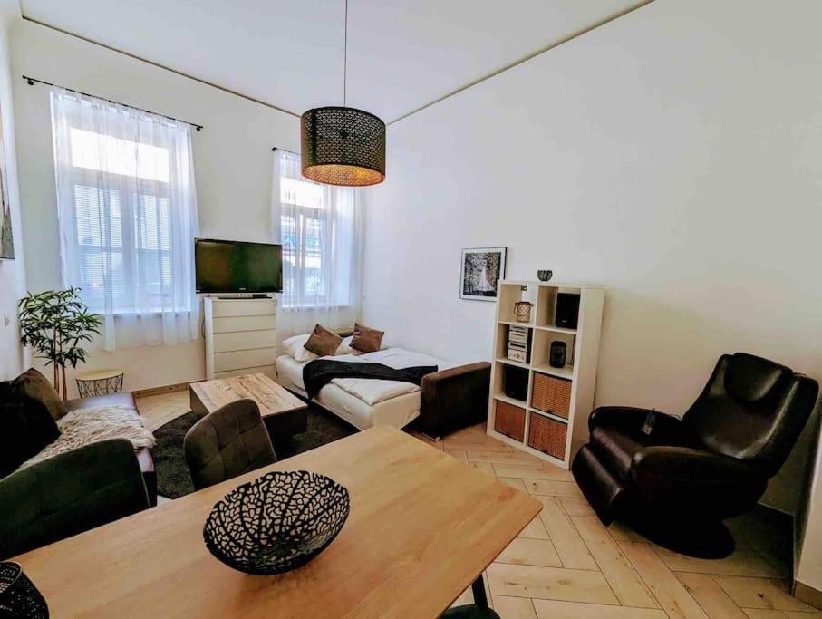 Luxury Cityapartment 2 Wina Bagian luar foto